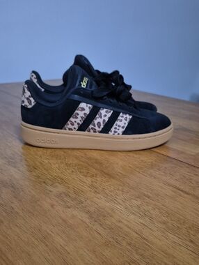 adidas Grand Court Alpha trainers (NWOT) US W9 Black/Leopard/Gum